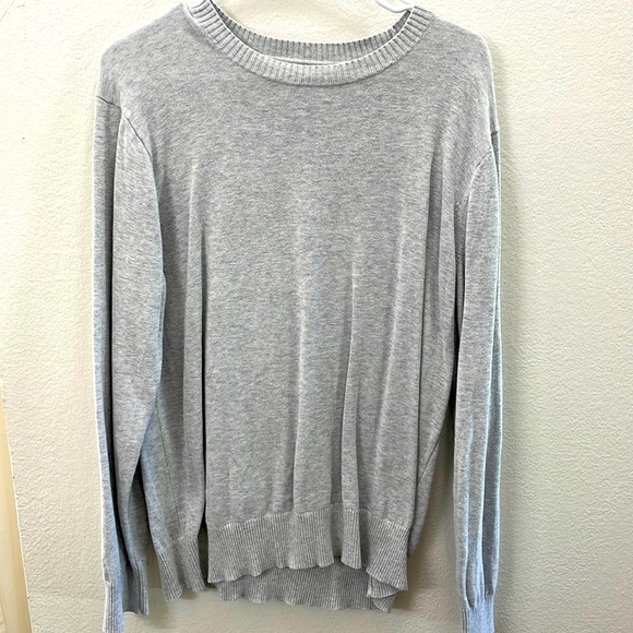 Banana Republic Crew Neck Sweater (L) - Picture 2 of 2